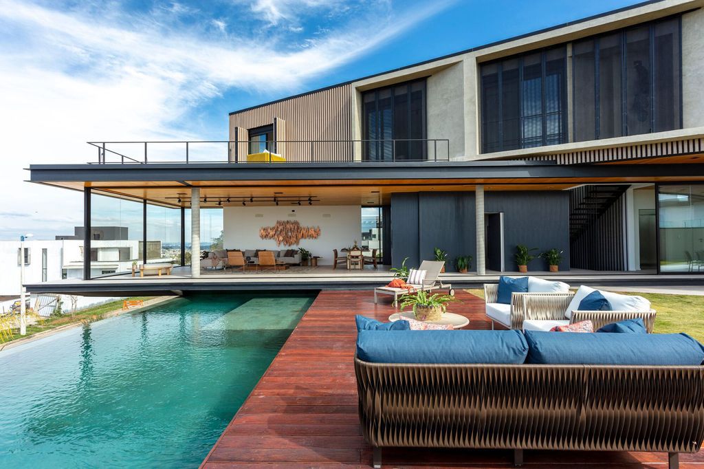 Apua House Showcases Elevated Elegance by Aoki Arquitetura 3