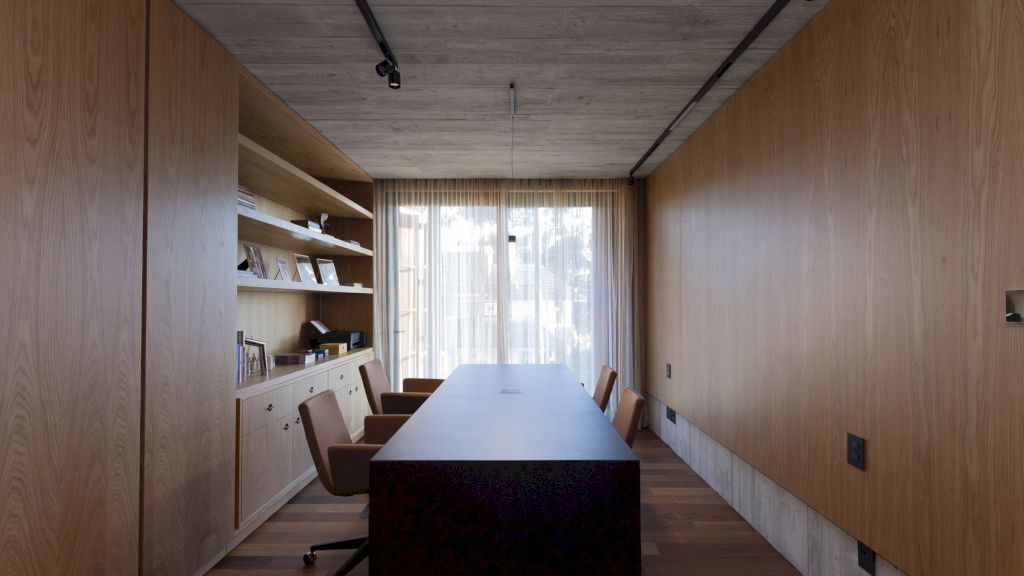 Casa K striking multi volume house by Mayresse Arquitetura 16