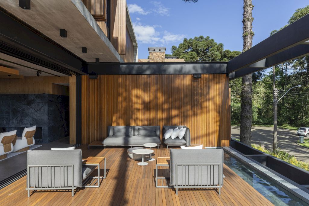 K House, striking multi-volume house by Mayresse Arquitetura