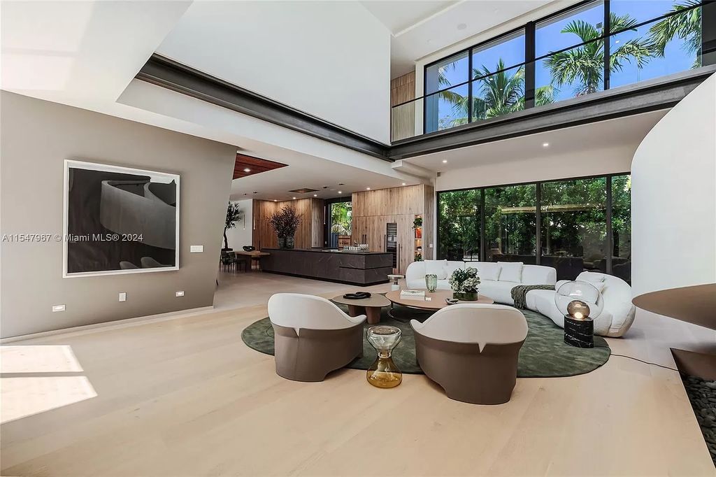 Discover The Grove on Park Oaks, a luxurious haven in Miami's sought-after Coconut Grove neighborhood. With over 14,000 square feet of living and entertainment space, this residence epitomizes modern elegance and comfort.