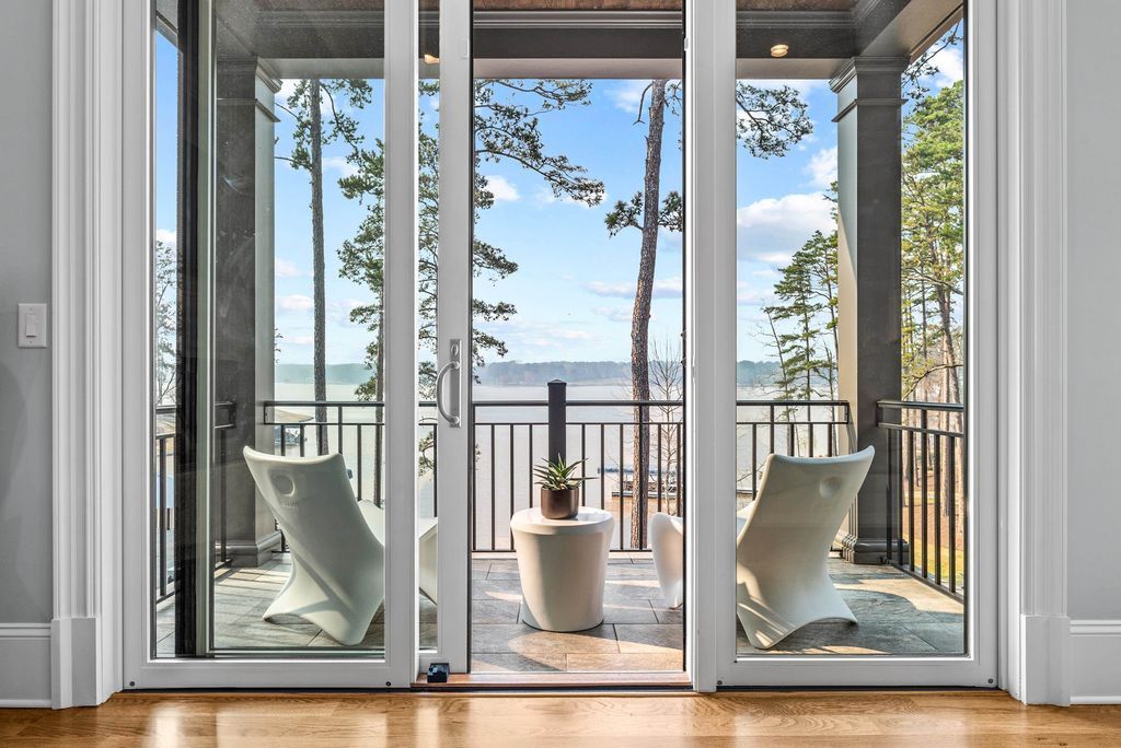 Exclusive Luxury Lake Estate at Reynolds Lake Oconee Hits Market at 6.9 Million 16