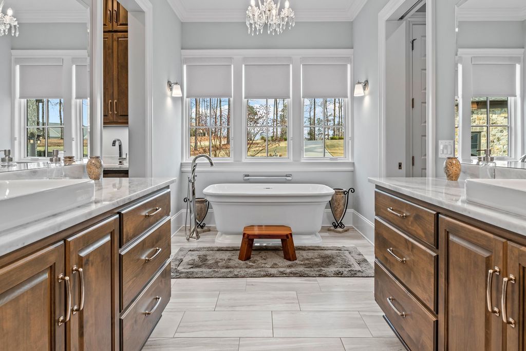 Exclusive Luxury Lake Estate at Reynolds Lake Oconee Hits Market at 6.9 Million 19
