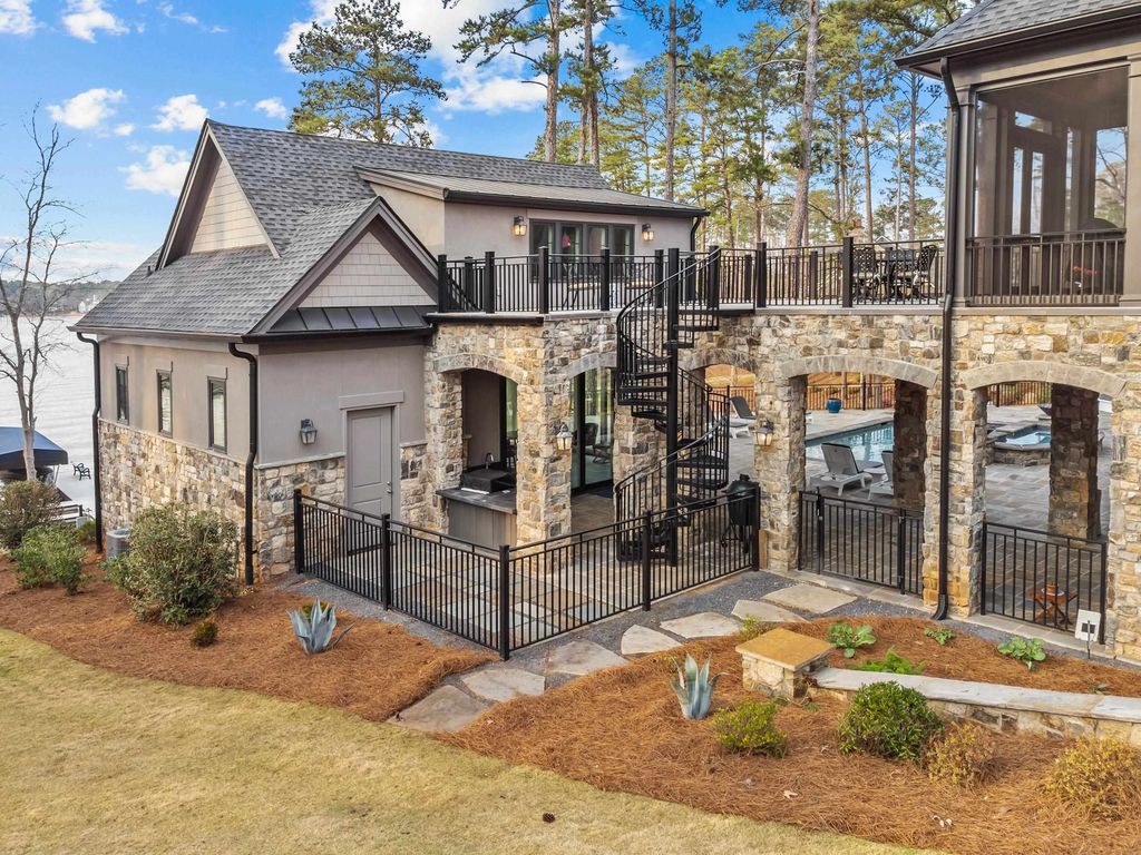 Exclusive Luxury Lake Estate at Reynolds Lake Oconee Hits Market at 6.9 Million 7