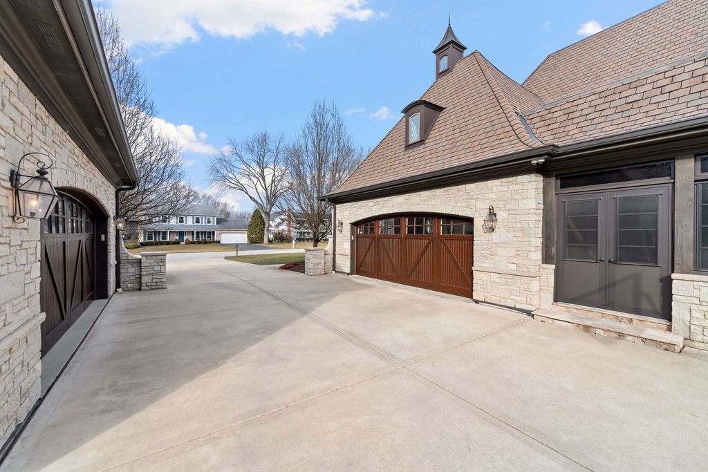 French Provincial Masterpiece A Haven of Quality and Elegance in Illinois Offered at 3595000 10