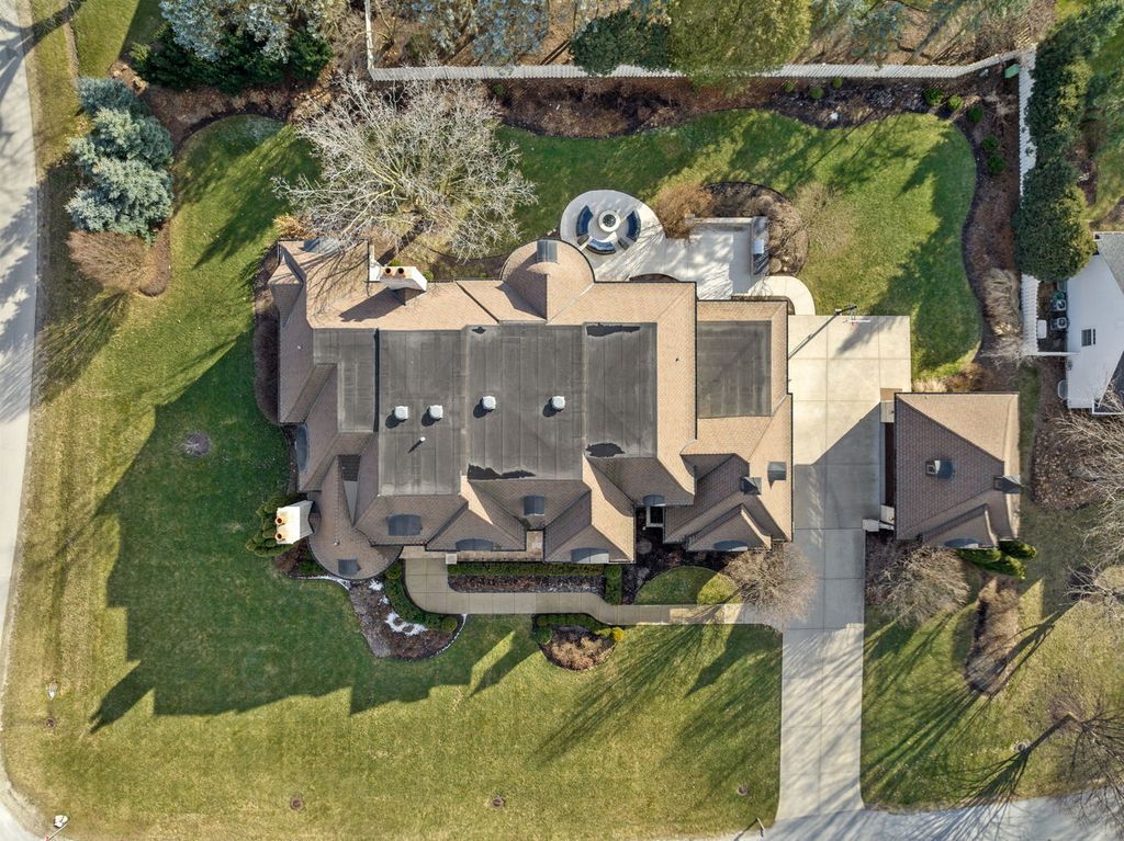 French Provincial Masterpiece A Haven of Quality and Elegance in Illinois Offered at 3595000 11