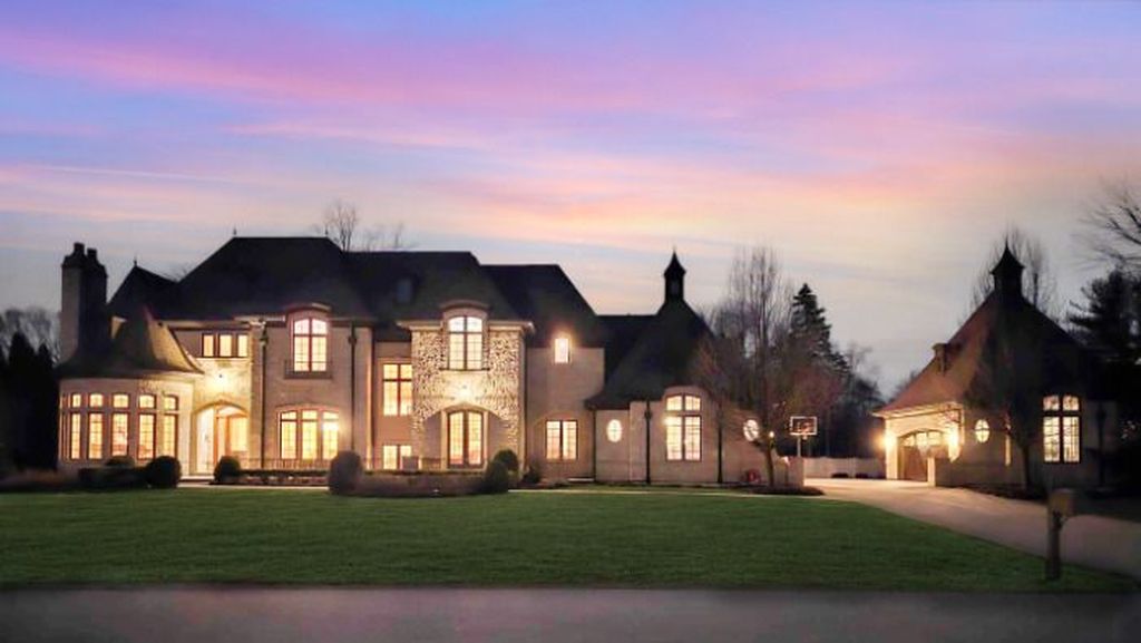French Provincial Masterpiece A Haven of Quality and Elegance in Illinois Offered at 3595000 2