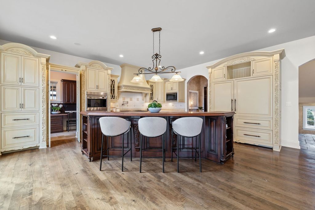 French Provincial Masterpiece A Haven of Quality and Elegance in Illinois Offered at 3595000 25