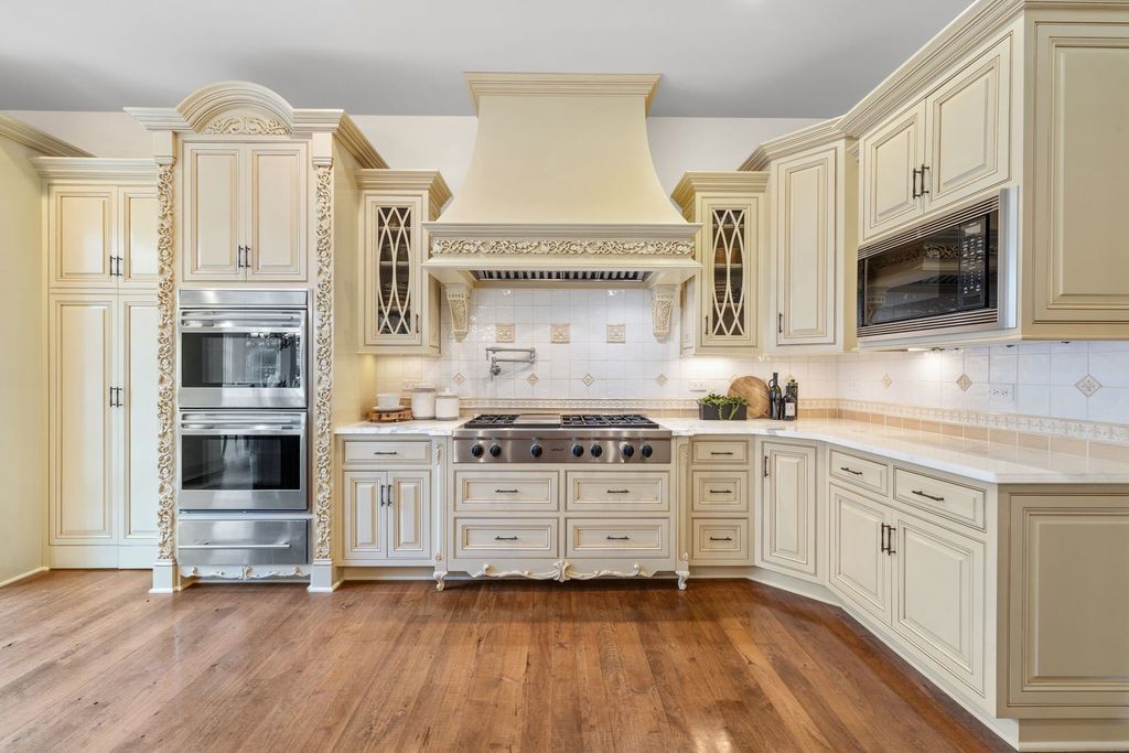 French Provincial Masterpiece A Haven of Quality and Elegance in Illinois Offered at 3595000 28