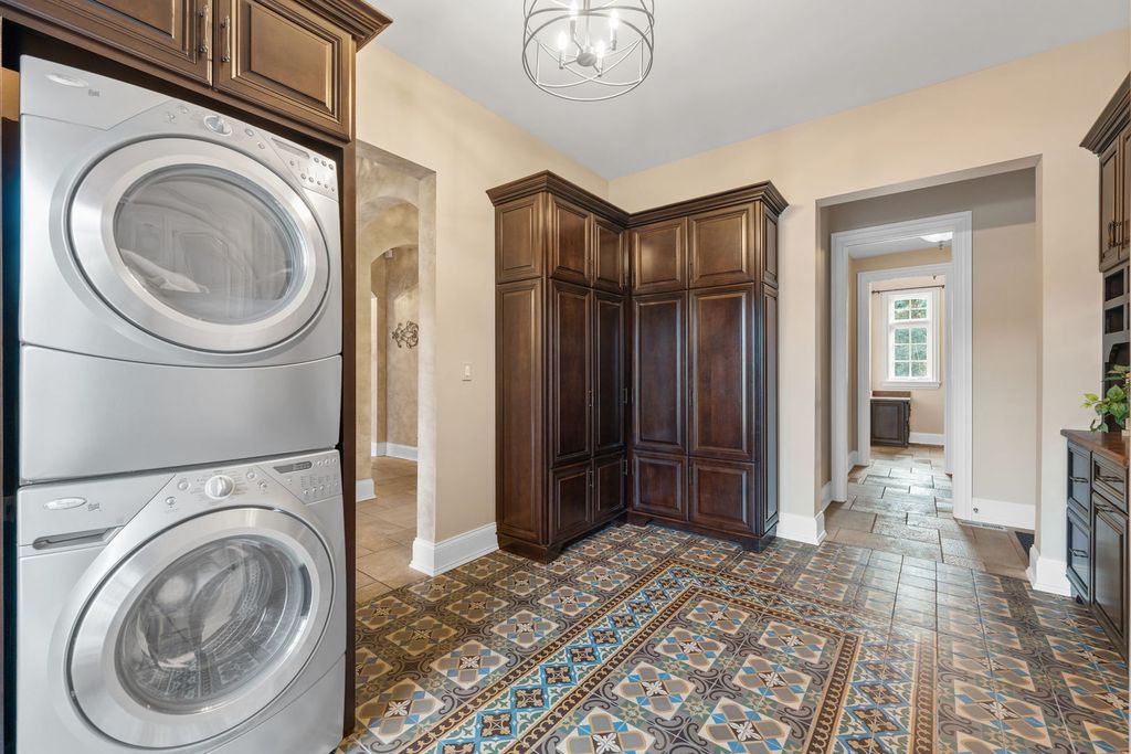 French Provincial Masterpiece A Haven of Quality and Elegance in Illinois Offered at 3595000 32