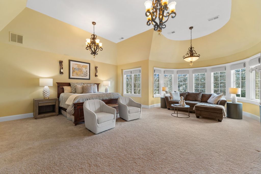 French Provincial Masterpiece A Haven of Quality and Elegance in Illinois Offered at 3595000 40