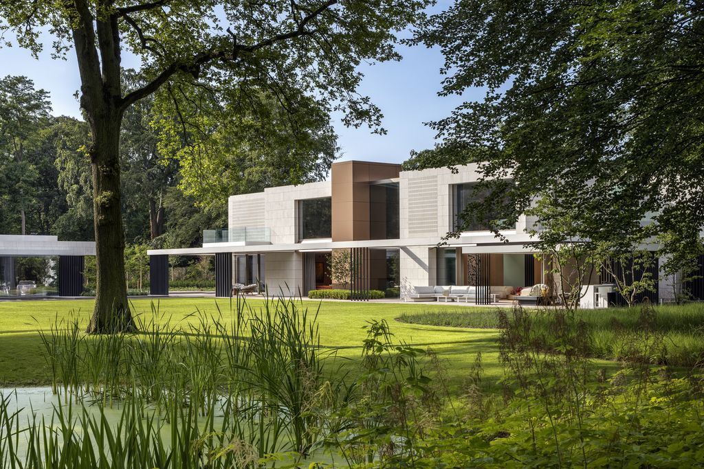 House Flanders Modern house in wooded landscape by SAOTA 10