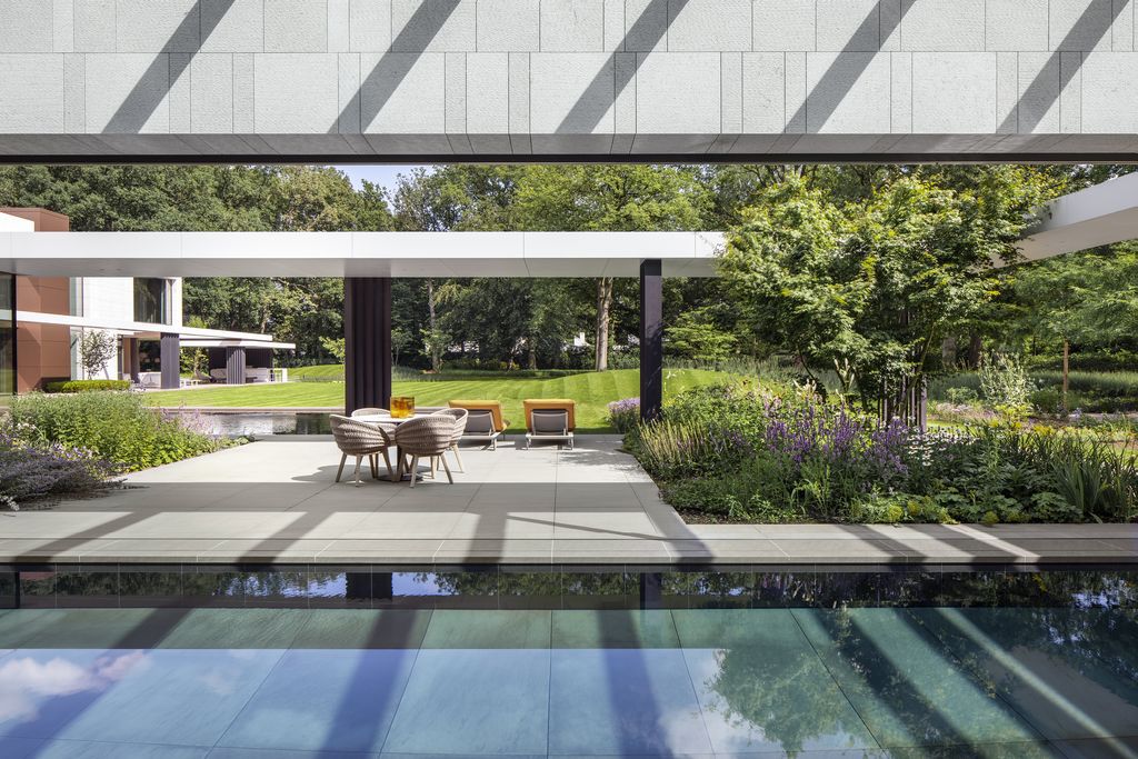 House Flanders Modern house in wooded landscape by SAOTA 16