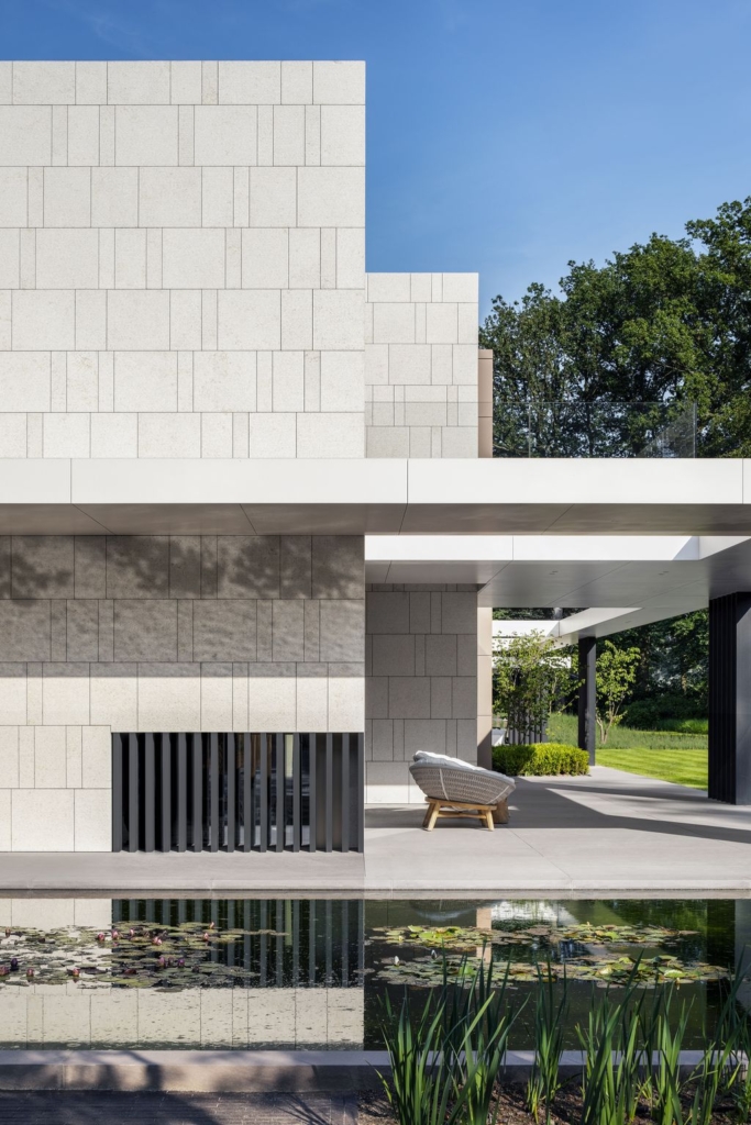 House Flanders Modern house in wooded landscape by SAOTA 19