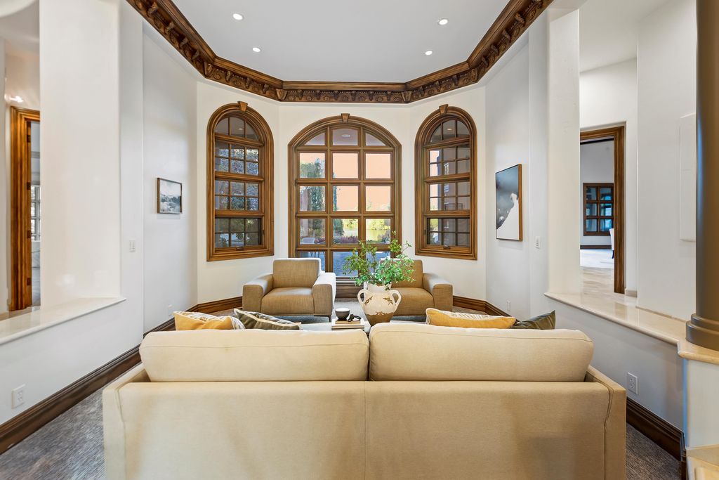 Idyllic Waterfront Retreat Stunning Views of Lake and Mountains in Idaho Offered at 4.125 Million 10