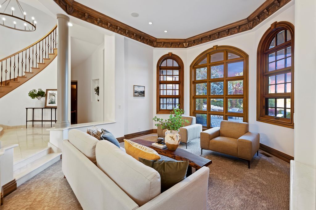 Idyllic Waterfront Retreat Stunning Views of Lake and Mountains in Idaho Offered at 4.125 Million 11