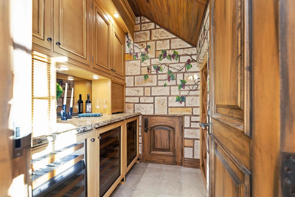 Idyllic Waterfront Retreat Stunning Views of Lake and Mountains in Idaho Offered at 4.125 Million 21