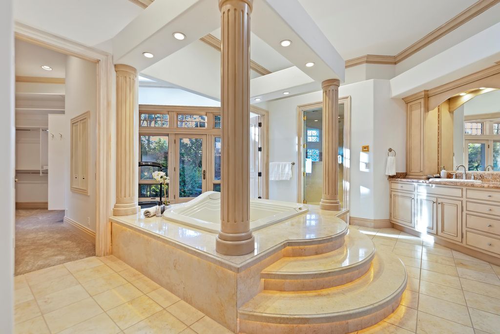 Idyllic Waterfront Retreat Stunning Views of Lake and Mountains in Idaho Offered at 4.125 Million 26