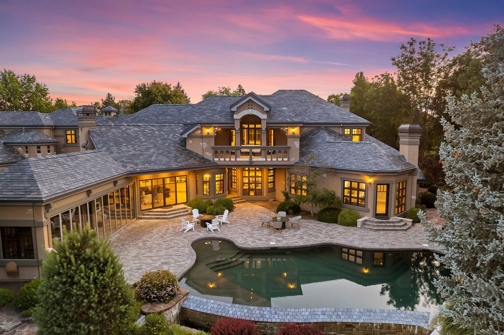 Idyllic Waterfront Retreat Stunning Views of Lake and Mountains in Idaho Offered at 4.125 Million 3