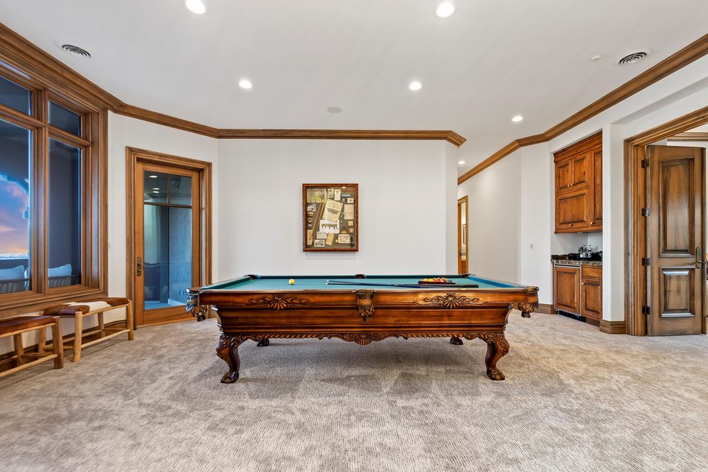 Idyllic Waterfront Retreat Stunning Views of Lake and Mountains in Idaho Offered at 4.125 Million 41