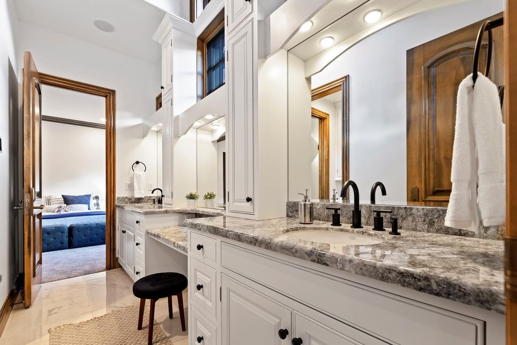 Idyllic Waterfront Retreat Stunning Views of Lake and Mountains in Idaho Offered at 4.125 Million 44