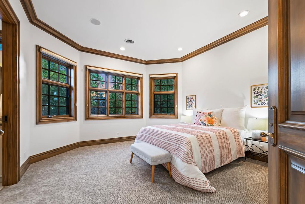 Idyllic Waterfront Retreat Stunning Views of Lake and Mountains in Idaho Offered at 4.125 Million 45