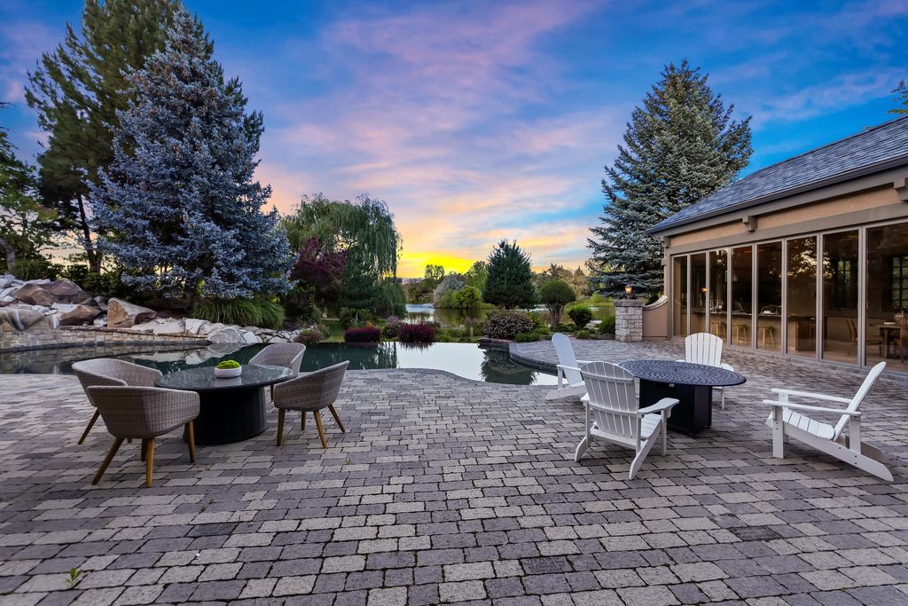 Idyllic Waterfront Retreat Stunning Views of Lake and Mountains in Idaho Offered at 4.125 Million 56