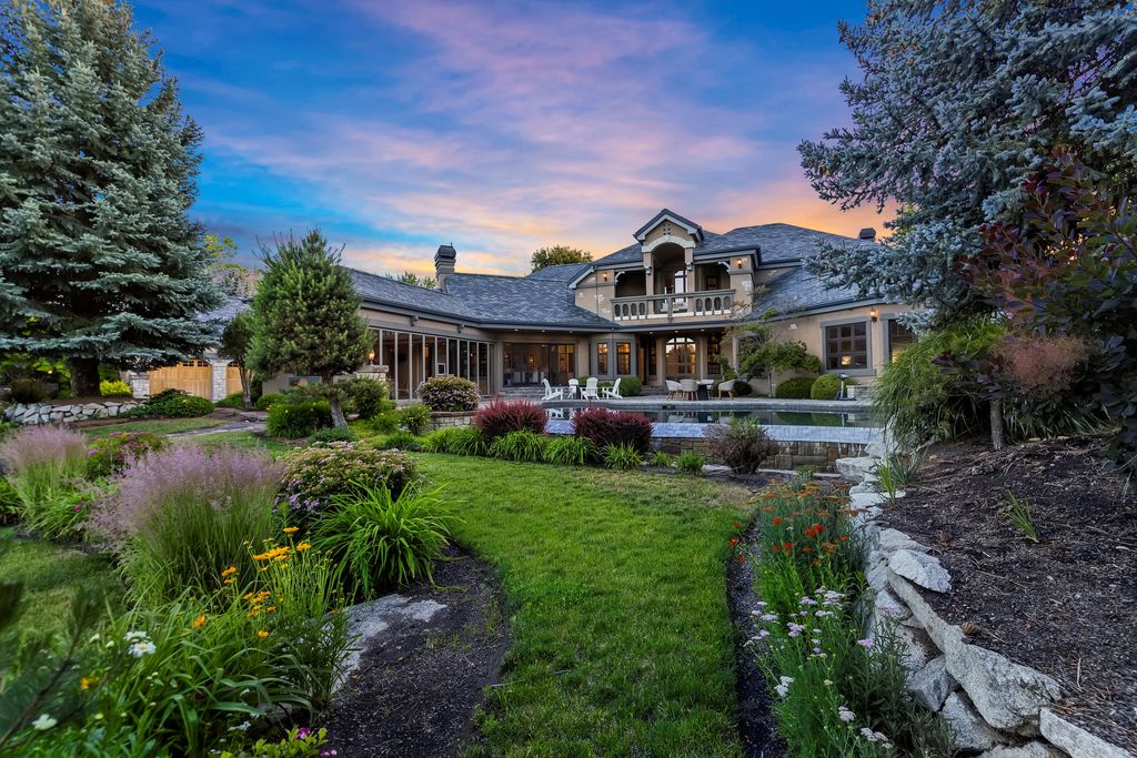 Idyllic Waterfront Retreat Stunning Views of Lake and Mountains in Idaho Offered at 4.125 Million 59