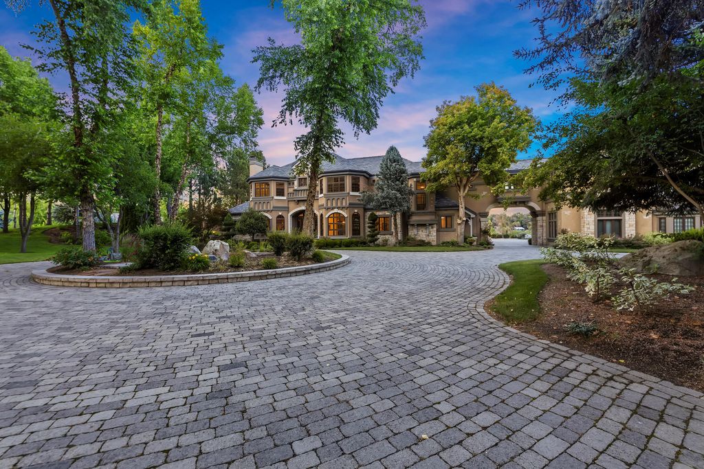 Idyllic Waterfront Retreat Stunning Views of Lake and Mountains in Idaho Offered at 4.125 Million 60