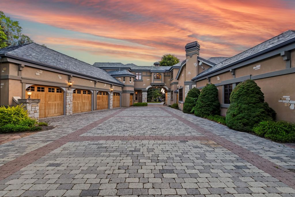 Idyllic Waterfront Retreat Stunning Views of Lake and Mountains in Idaho Offered at 4.125 Million 66
