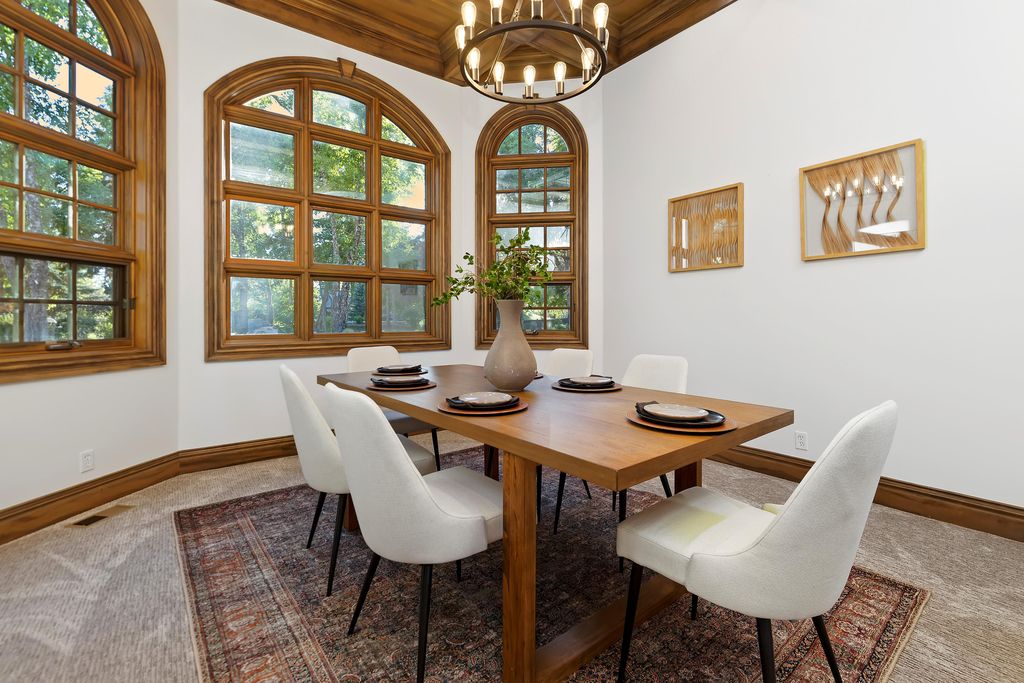 Idyllic Waterfront Retreat Stunning Views of Lake and Mountains in Idaho Offered at 4.125 Million 7