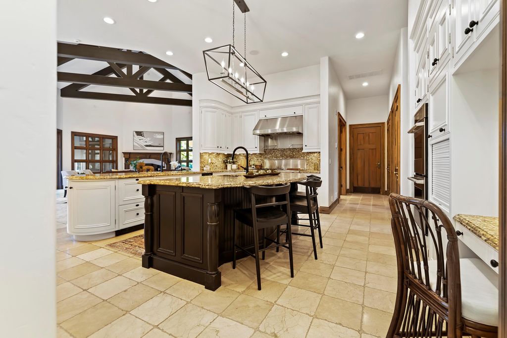 Idyllic Waterfront Retreat Stunning Views of Lake and Mountains in Idaho Offered at 4.125 Million 8