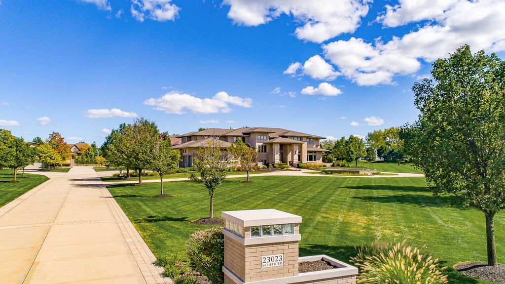 Illinois Haven Luxurious Private Estate with Transitional and Modern Flair Offered at 2.5 Million 11