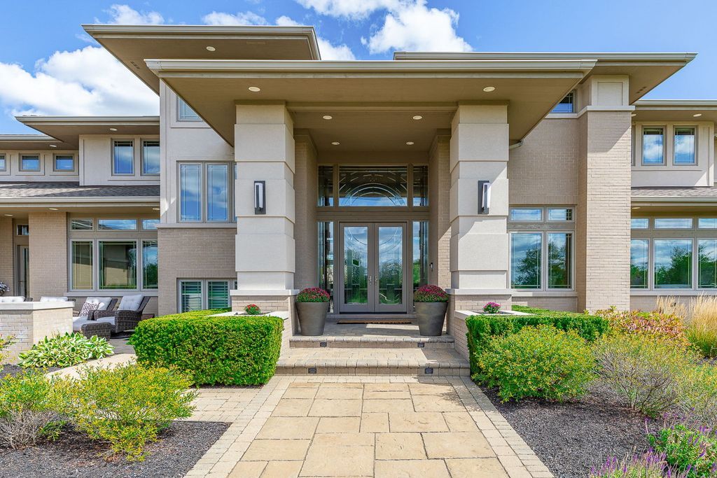 Illinois Haven Luxurious Private Estate with Transitional and Modern Flair Offered at 2.5 Million 12