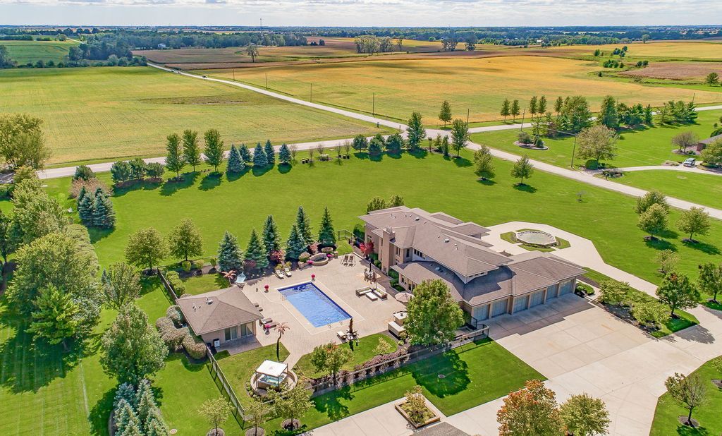 Illinois Haven Luxurious Private Estate with Transitional and Modern Flair Offered at 2.5 Million 13