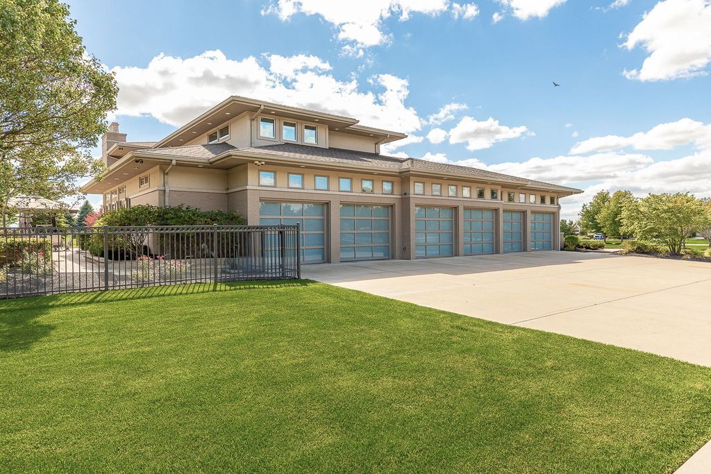 Illinois Haven Luxurious Private Estate with Transitional and Modern Flair Offered at 2.5 Million 14