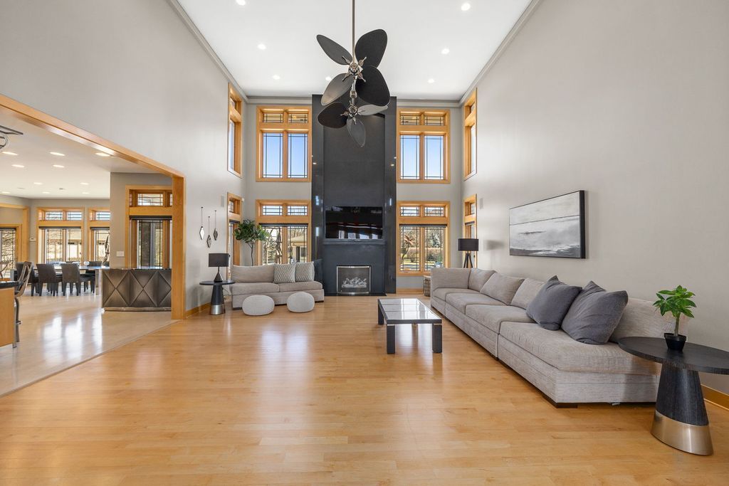 Illinois Haven Luxurious Private Estate with Transitional and Modern Flair Offered at 2.5 Million 31