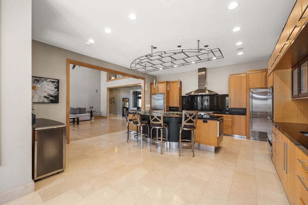 Illinois Haven Luxurious Private Estate with Transitional and Modern Flair Offered at 2.5 Million 38