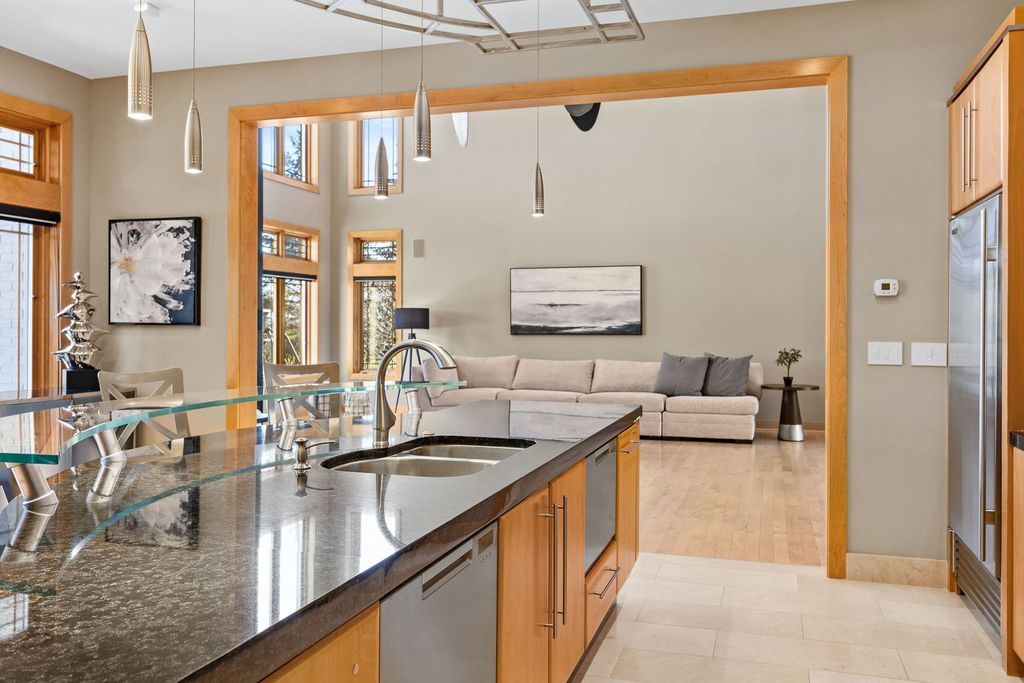 Illinois Haven Luxurious Private Estate with Transitional and Modern Flair Offered at 2.5 Million 41