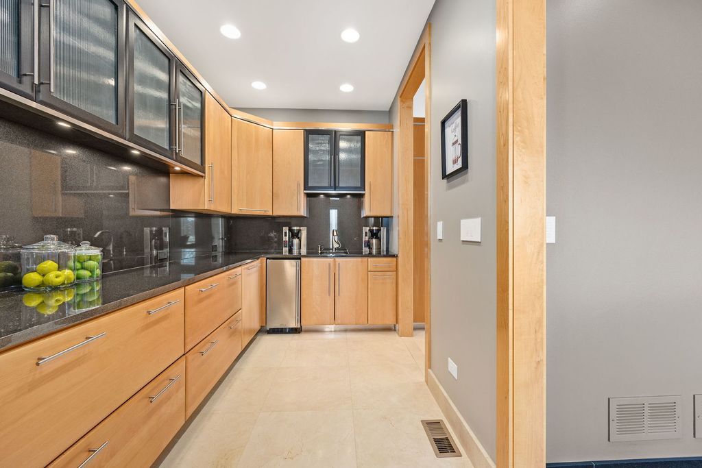 Illinois Haven Luxurious Private Estate with Transitional and Modern Flair Offered at 2.5 Million 44