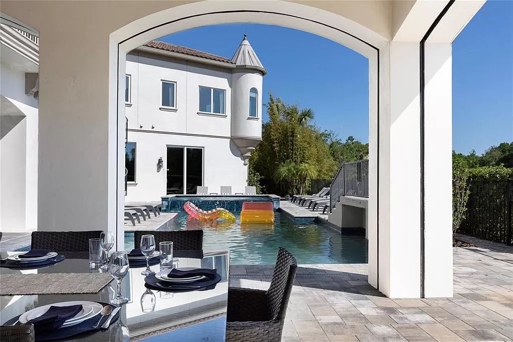Welcome to Kempa Park, a luxurious 12-bedroom, 16-bathroom vacation retreat situated on the 6th hole of the Jack Nicklaus-designed golf course at Reunion Resort and Club.