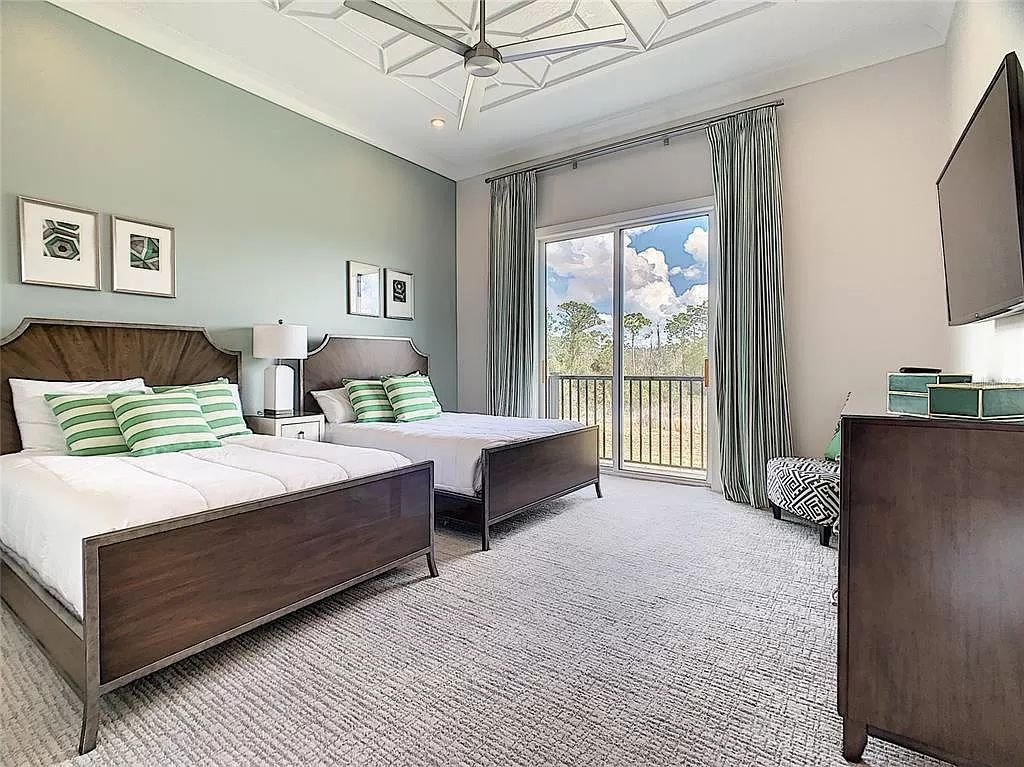 Welcome to Kempa Park, a luxurious 12-bedroom, 16-bathroom vacation retreat situated on the 6th hole of the Jack Nicklaus-designed golf course at Reunion Resort and Club.