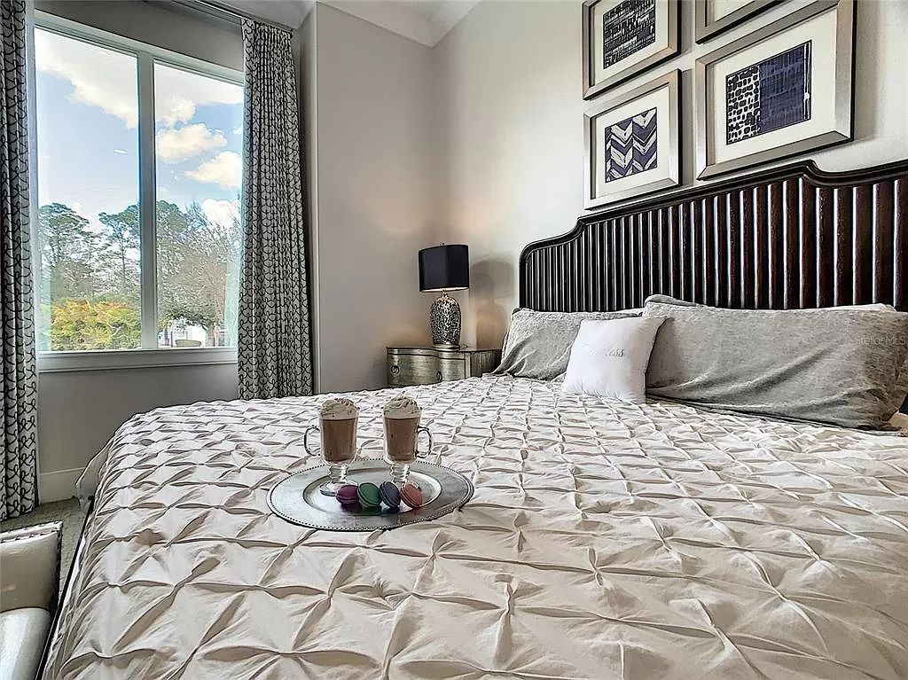 Welcome to Kempa Park, a luxurious 12-bedroom, 16-bathroom vacation retreat situated on the 6th hole of the Jack Nicklaus-designed golf course at Reunion Resort and Club.