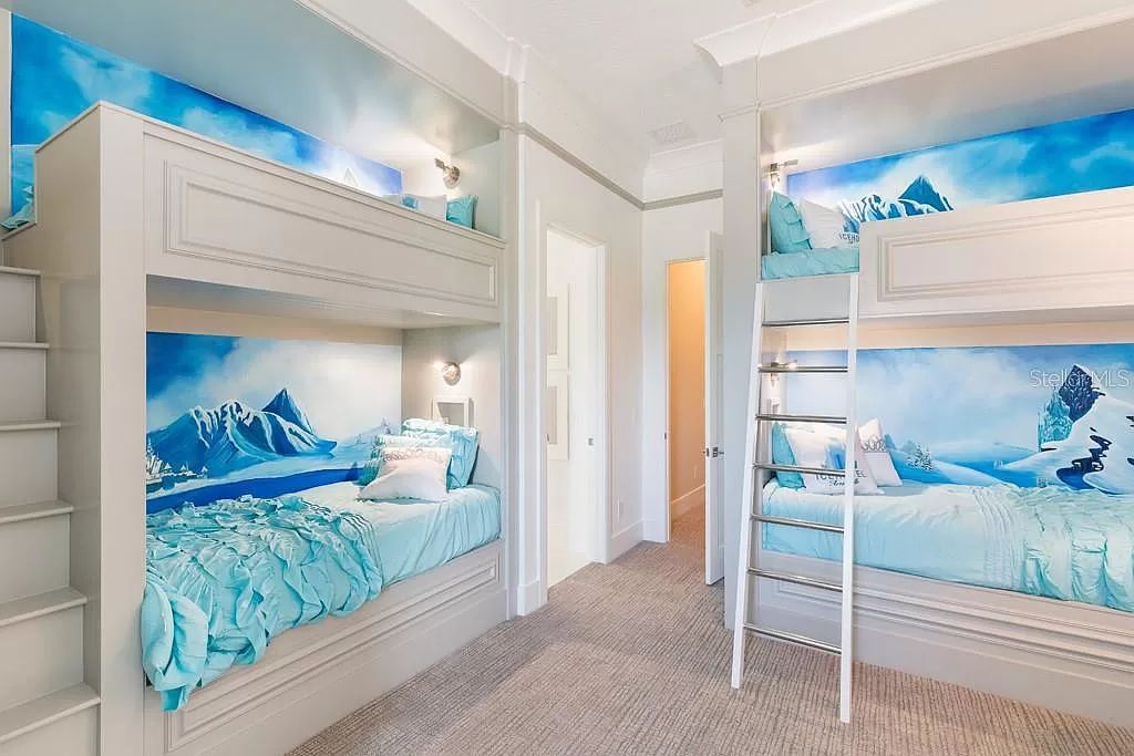 Welcome to Kempa Park, a luxurious 12-bedroom, 16-bathroom vacation retreat situated on the 6th hole of the Jack Nicklaus-designed golf course at Reunion Resort and Club.