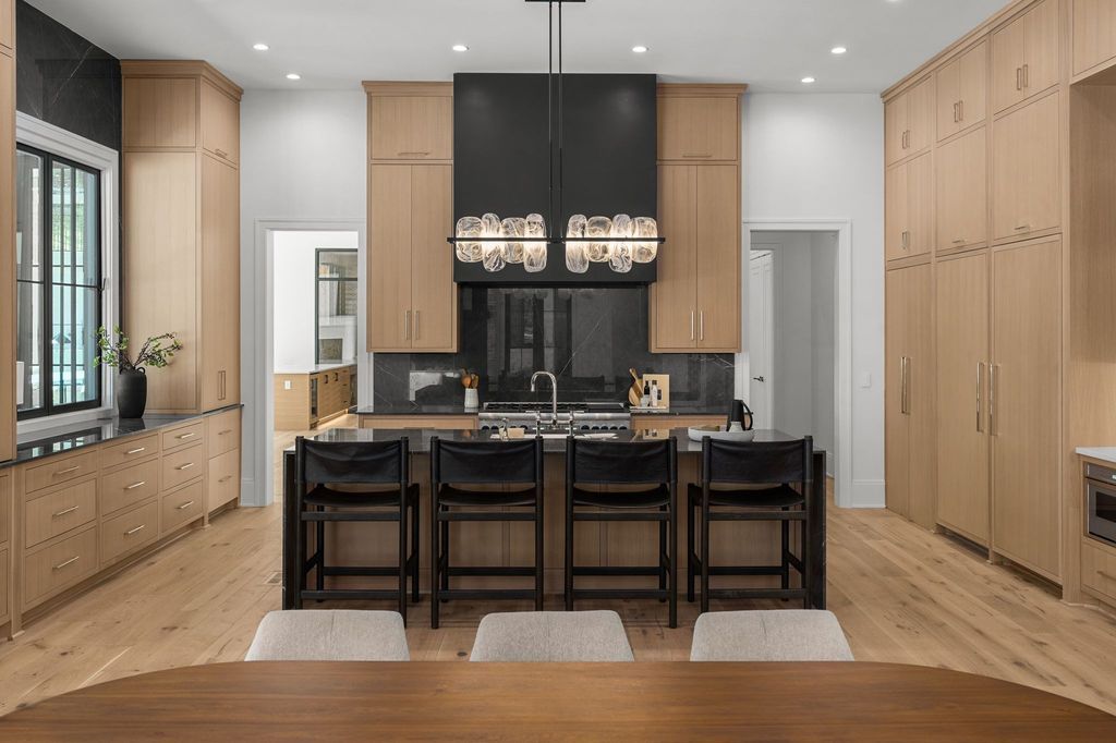 Luxurious Masterpiece Custom Home by Landon Development in Tennessee Offered at 9995000 10