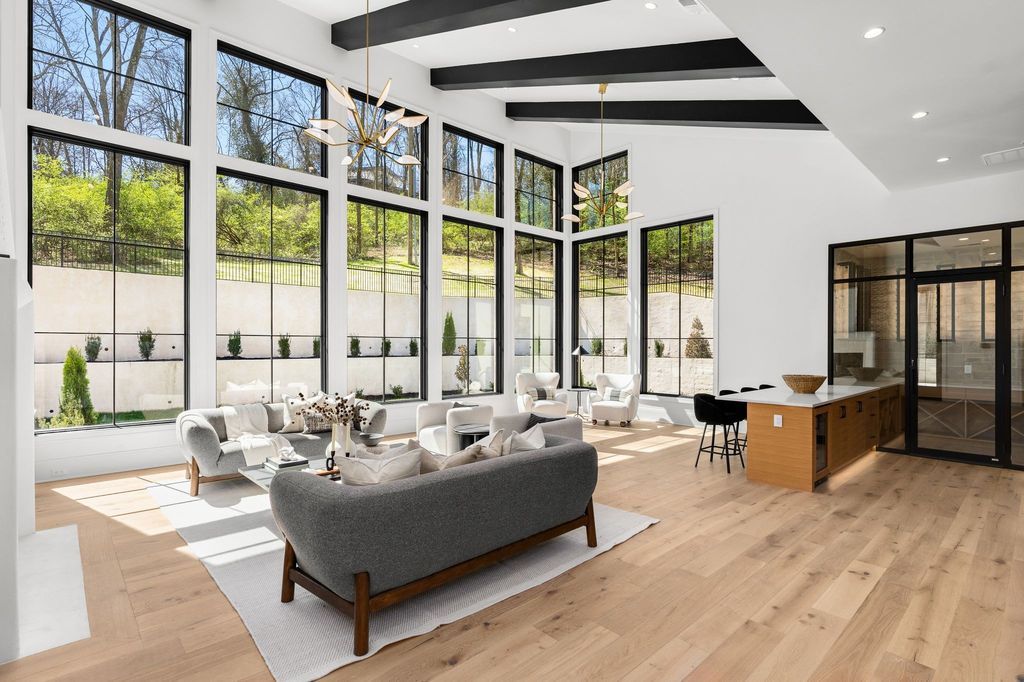 Luxurious Masterpiece Custom Home by Landon Development in Tennessee Offered at 9995000 17