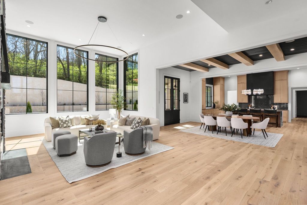 Luxurious Masterpiece Custom Home by Landon Development in Tennessee Offered at 9995000 4