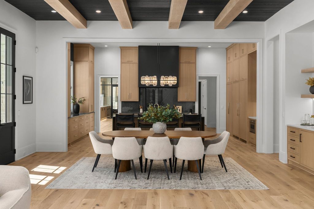 Luxurious Masterpiece Custom Home by Landon Development in Tennessee Offered at 9995000 9
