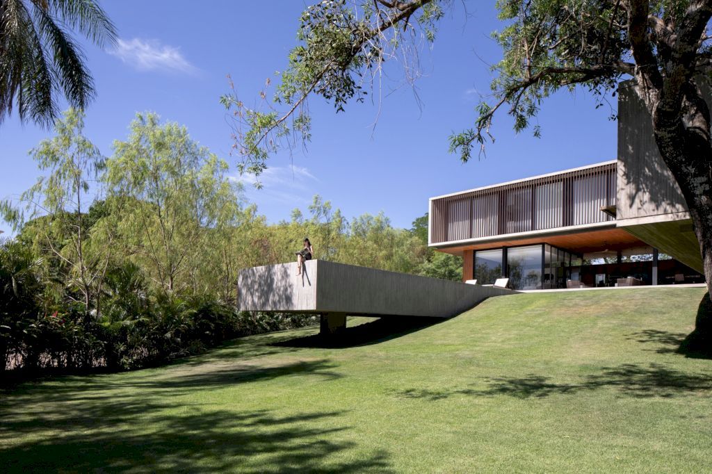 MS House with Meticulous Architectural Design by Sommet