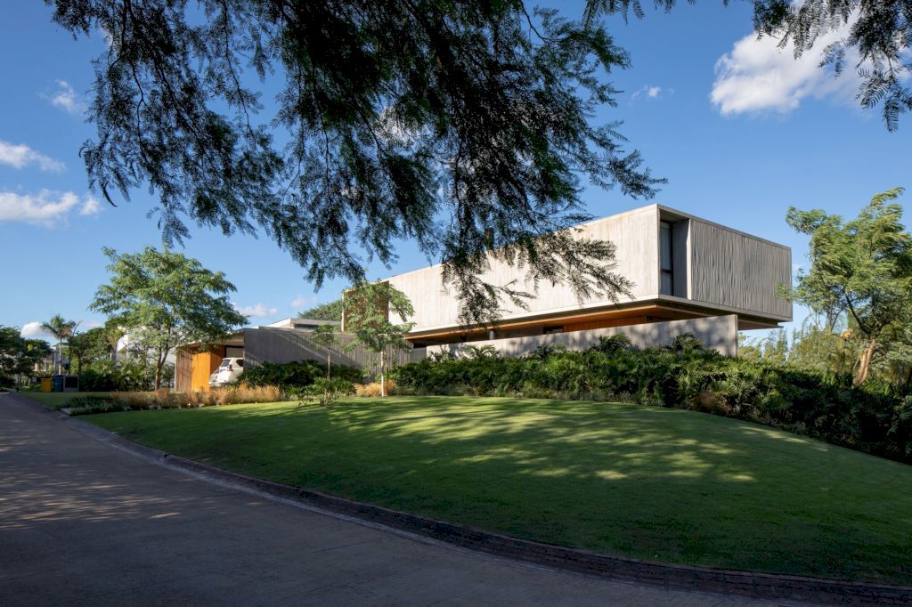 MS House with Meticulous Architectural Design by Sommet