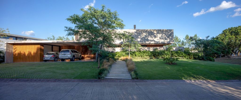 MS House with Meticulous Architectural Design by Sommet